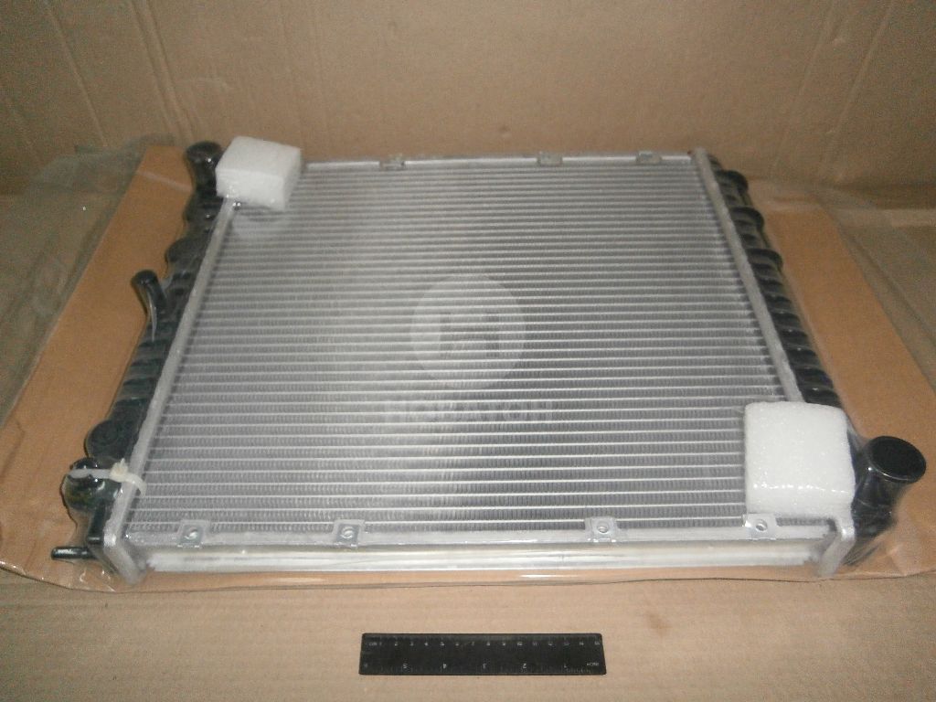 Радиатор охлаждения двигателя 740/760/940 MT 82-96 (Van Wezel) - фото 