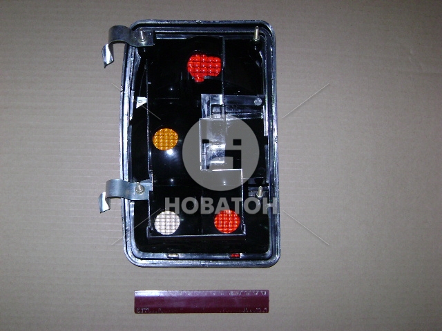 Корпуc ліхтаря ВАЗ 2104 з разсіювачем правий (вир-во ДААЗ) - фото 