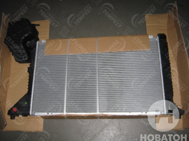 Радиатор охлаждения (паяный) MB SPRINTER 00-06 MT, A/C  (TEMPEST) - фото 