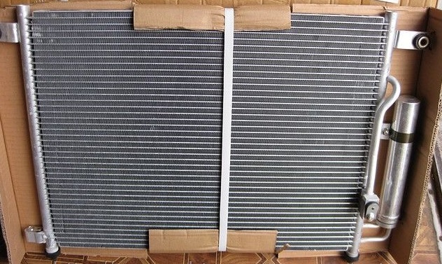Радиатор кондиционера (пр-во GM) - фото 