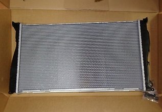 Радиатор охлаждения BMW 3 E30/5 E34/7 E32  (Nissens) - фото 