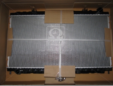 Радиатор охлаждения двигателя NISS PRIMERA 16/20 MT 96- (Van Wezel) - фото 