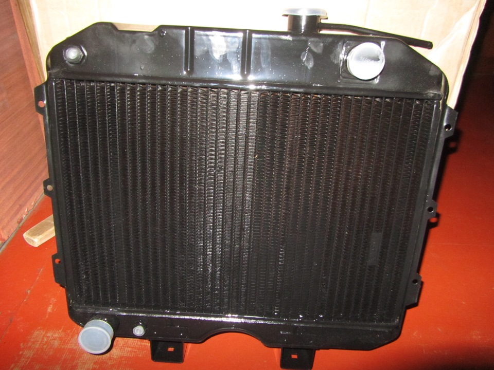 Радиатор охлаждения двигателя (3-х рядный, УАЗ,БАЗ) - фото 