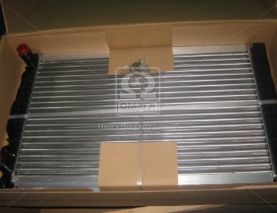 Радиатор охлаждения AUDI A4/S4 (B5) (94-)/ A6/S6 (C5) (97-) (Nissens) - фото 