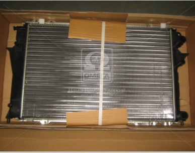 Радиатор охлаждения двигателя AU 100/A6 MT +/-AC 90-97 (Van Wezel) - фото 