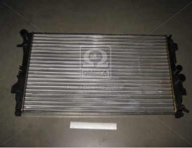 Радиатор охлаждения MERCEDES VITO II W639 (03-) (Nissens) NISSENS 62572 - фото 