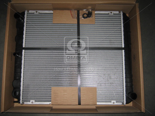 Радиатор охлаждение VOLVO 740/760/940 MT 82-96 (Nissens) - фото 