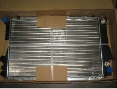 Радиатор охлаждения AUDI 100/A6  2.6-2.8 AT (Nissens) - фото 