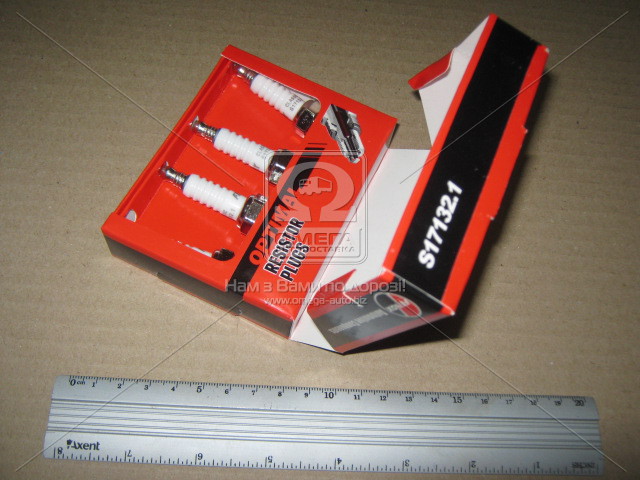 Свеча зажигания ВАЗ 2110 (компл.4 шт,зазор 1,1мм, двиг.16 кл.) S17132.1C3 инд.уп.(FENOX) - фото 