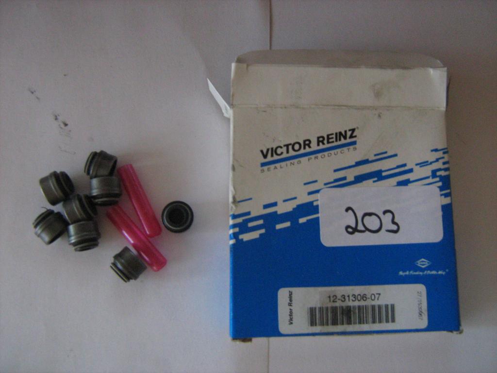 Комплект прокладок, стержень клапана (VICTOR REINZ) 12-31306-07 - фото 