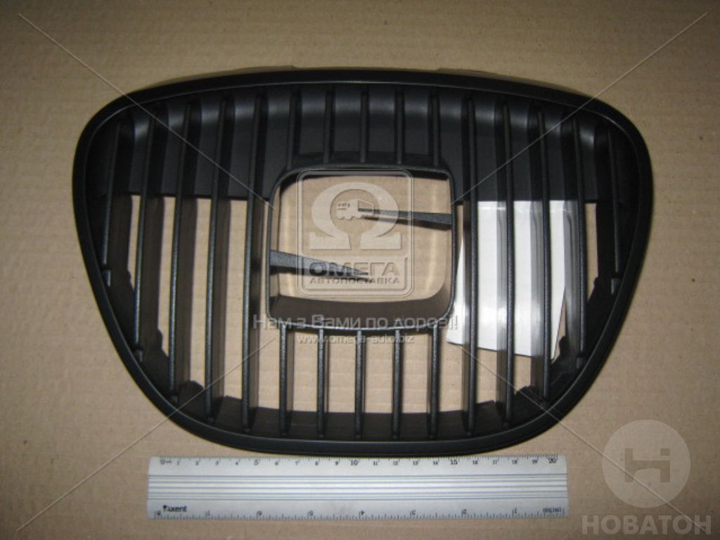 Решетка бампера переднего средняя SEAT IBIZA 02- (TEMPEST) - фото 