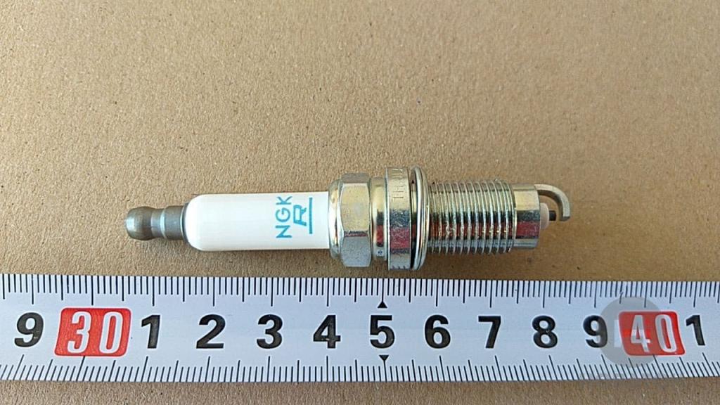 Свічка запалювання ZFR6T-11G (вир-во NGK) - фото 